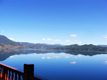 Seeblick aus dem Balkon, Silver Lake Island Hotel Lijiang at Lugu Lake